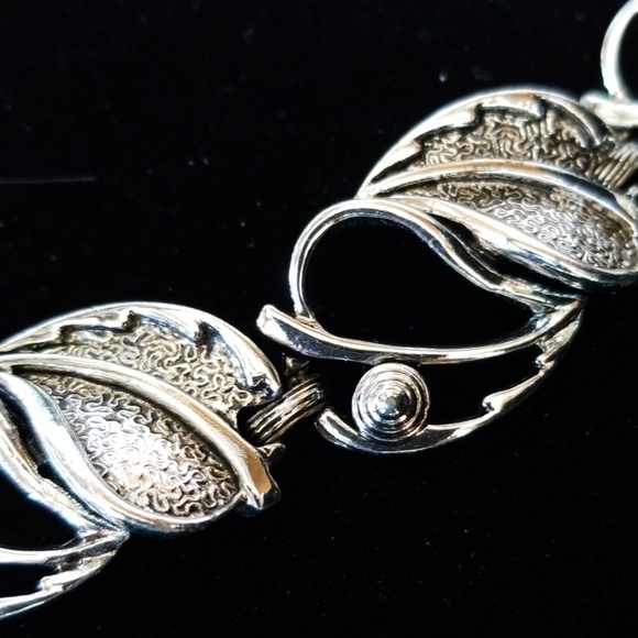 Vintage Signed SARAH COVENTRY Leaf Design Bracelet - Picture 9 of 10
